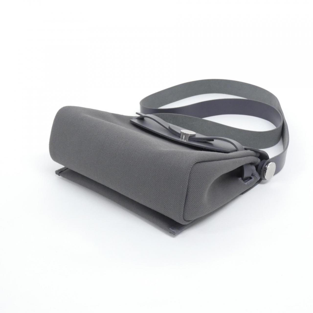 エルメス エールバッグ ジップ 20cm 086430CK ショルダーバッグ