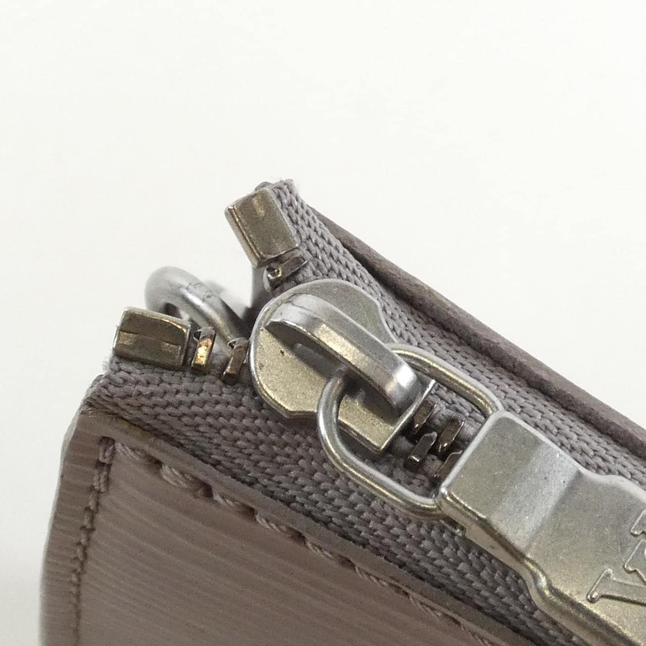 ルイヴィトン エピ ポシェット アクセソワール 24cm M5294B アクセサリーポーチ