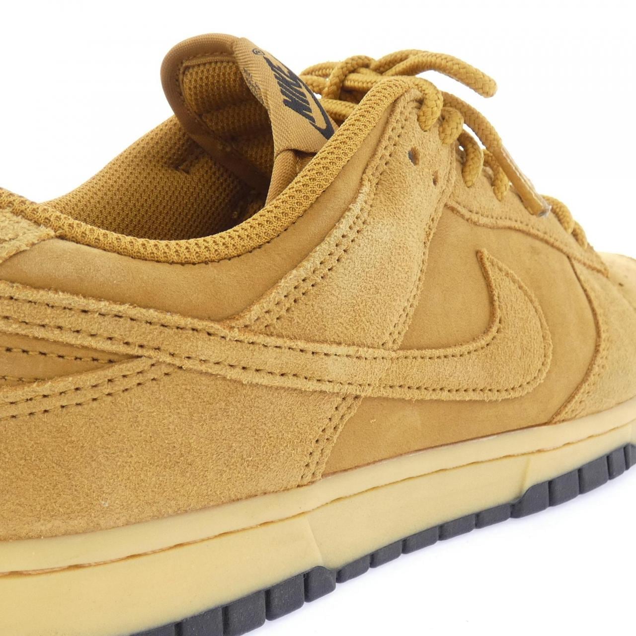 ナイキ NIKE IB6651-700 スニーカー