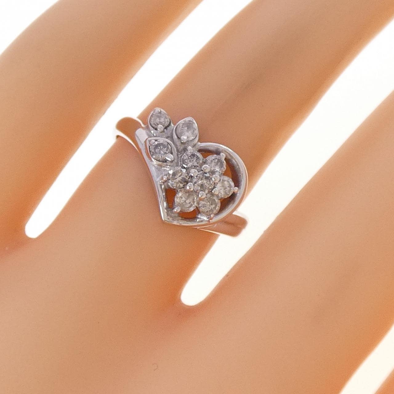 K18WGフラワー  ダイヤモンド リング 0.50CT