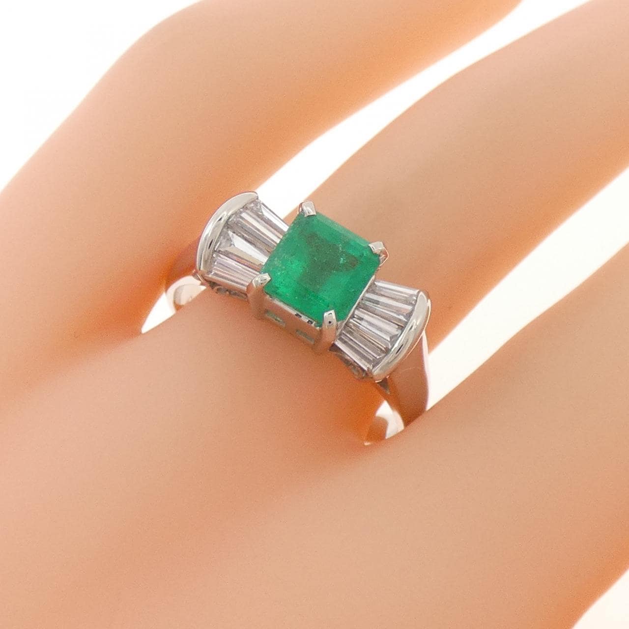 P900 エメラルド リング 1.22CT