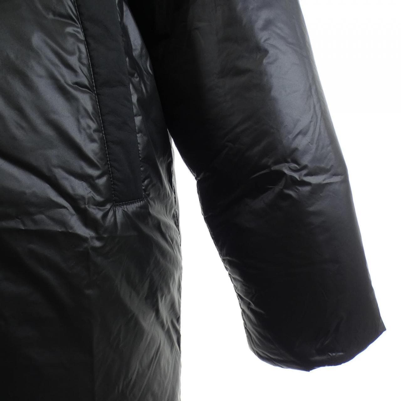 ルイヴィトン LOUIS VUITTON リバーシブルウインタリーダウンパーカ HOK50ETI4 ダウンコート