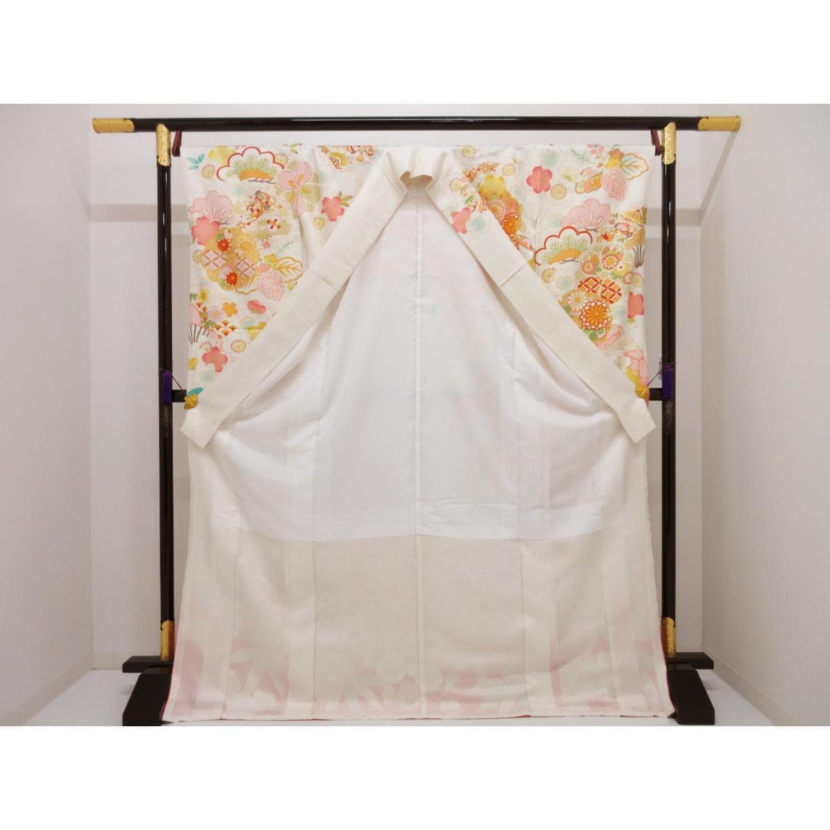 Furisode Yuzen gold color processing Bokashi dyeing with embroidery