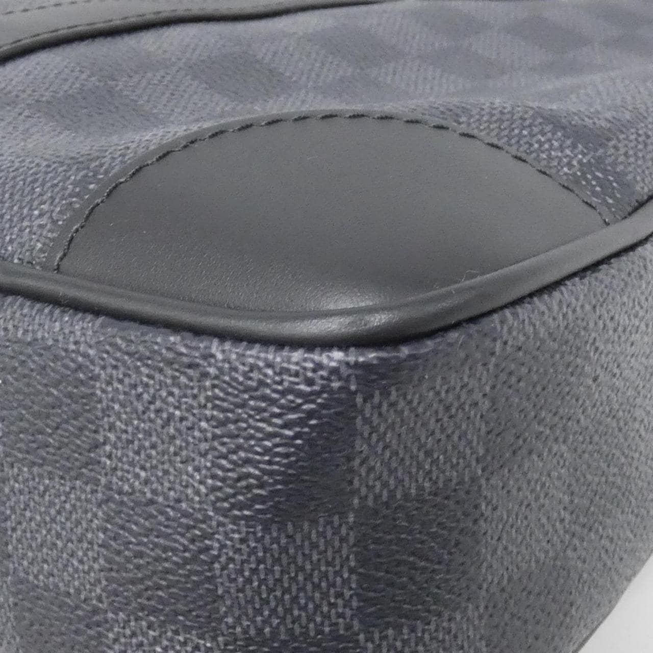 ルイヴィトン ダミエ グラフィット ポルト ドキュマン ヴォワヤージュ N40445 バッグ