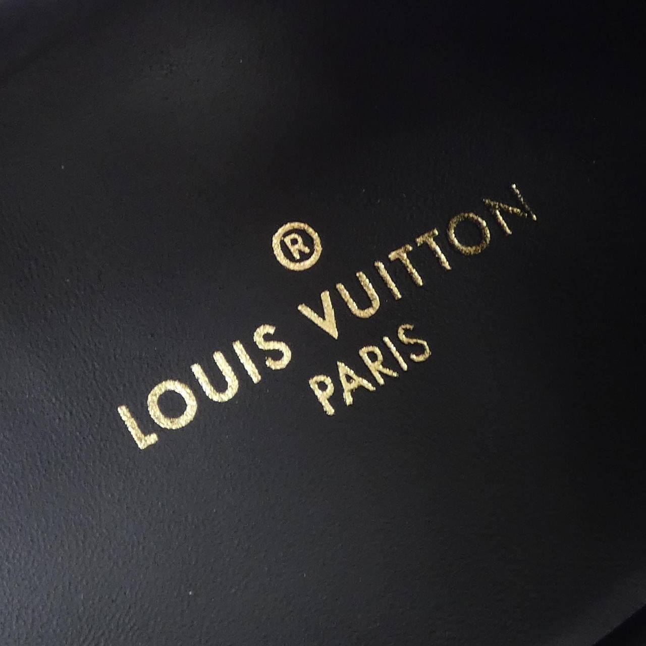 ルイヴィトン LOUIS VUITTON スニーカー