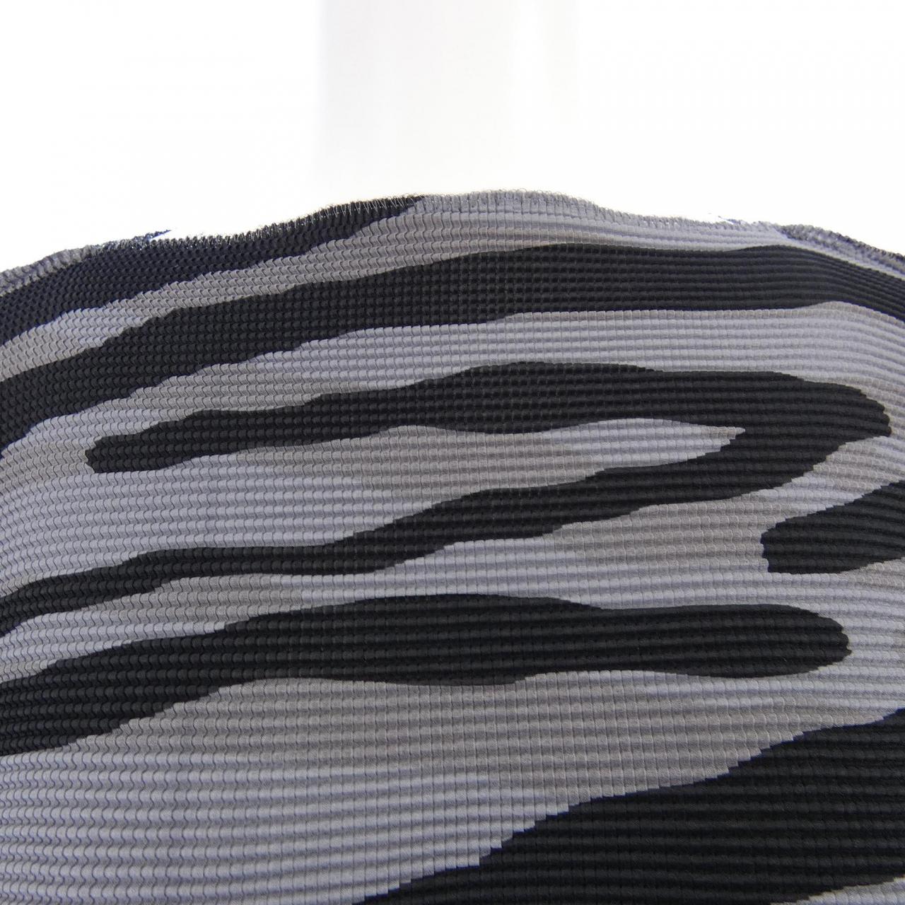 ミーイッセイミヤケ me ISSEY MIYAKE MI41FO646 トップス