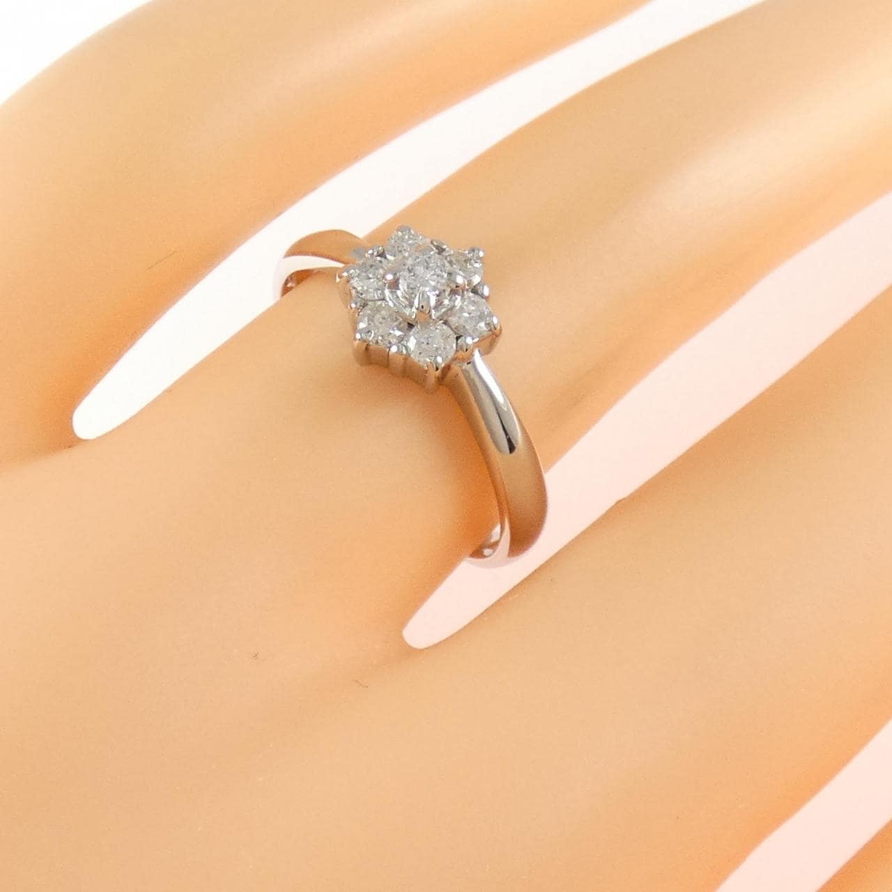 PT900 フラワー ダイヤモンド リング 0.30CT