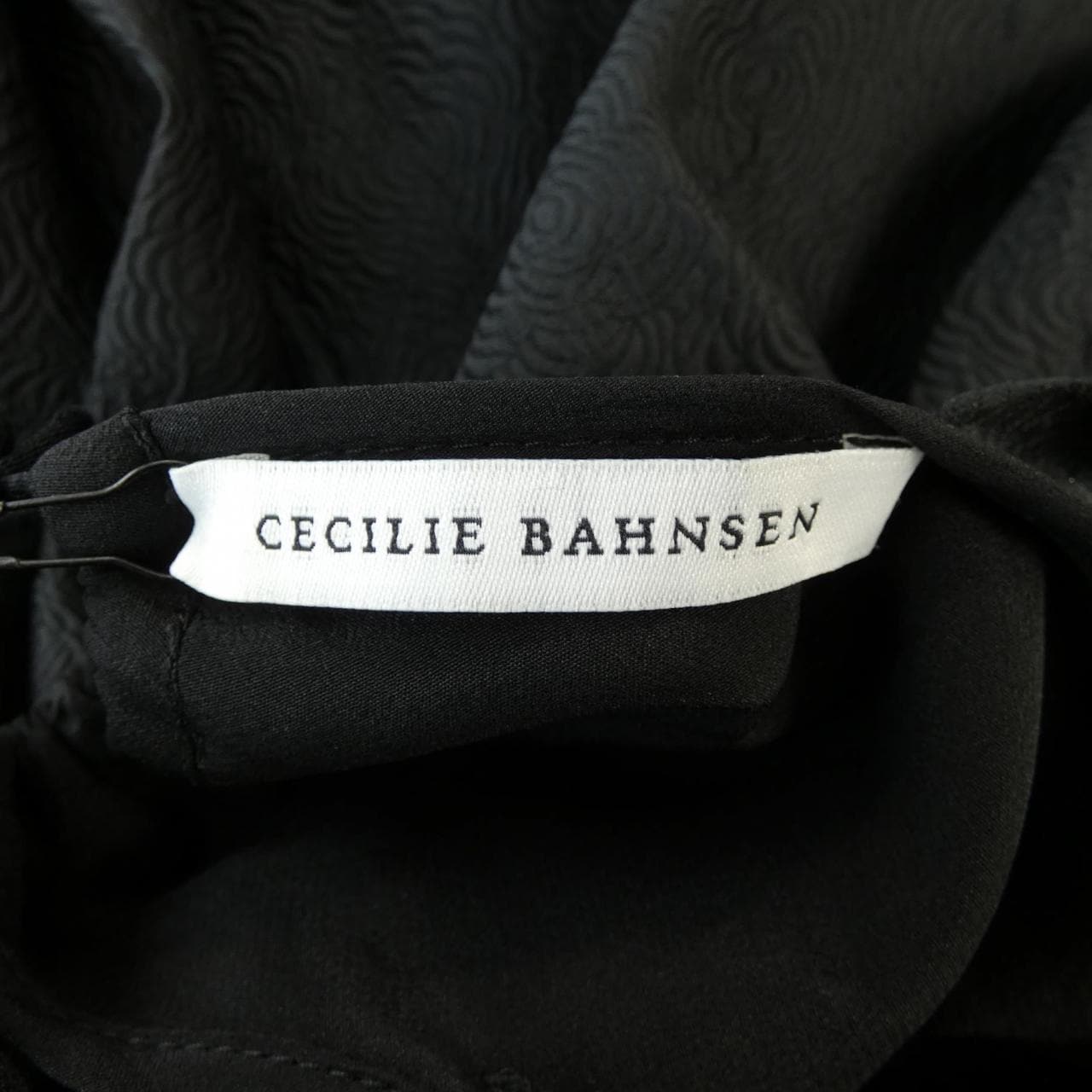 セシリーバンセン CECILIE BAHNSEN トップス