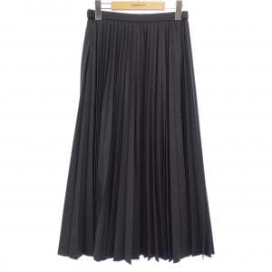 ニジュウサンク 23区 スカート