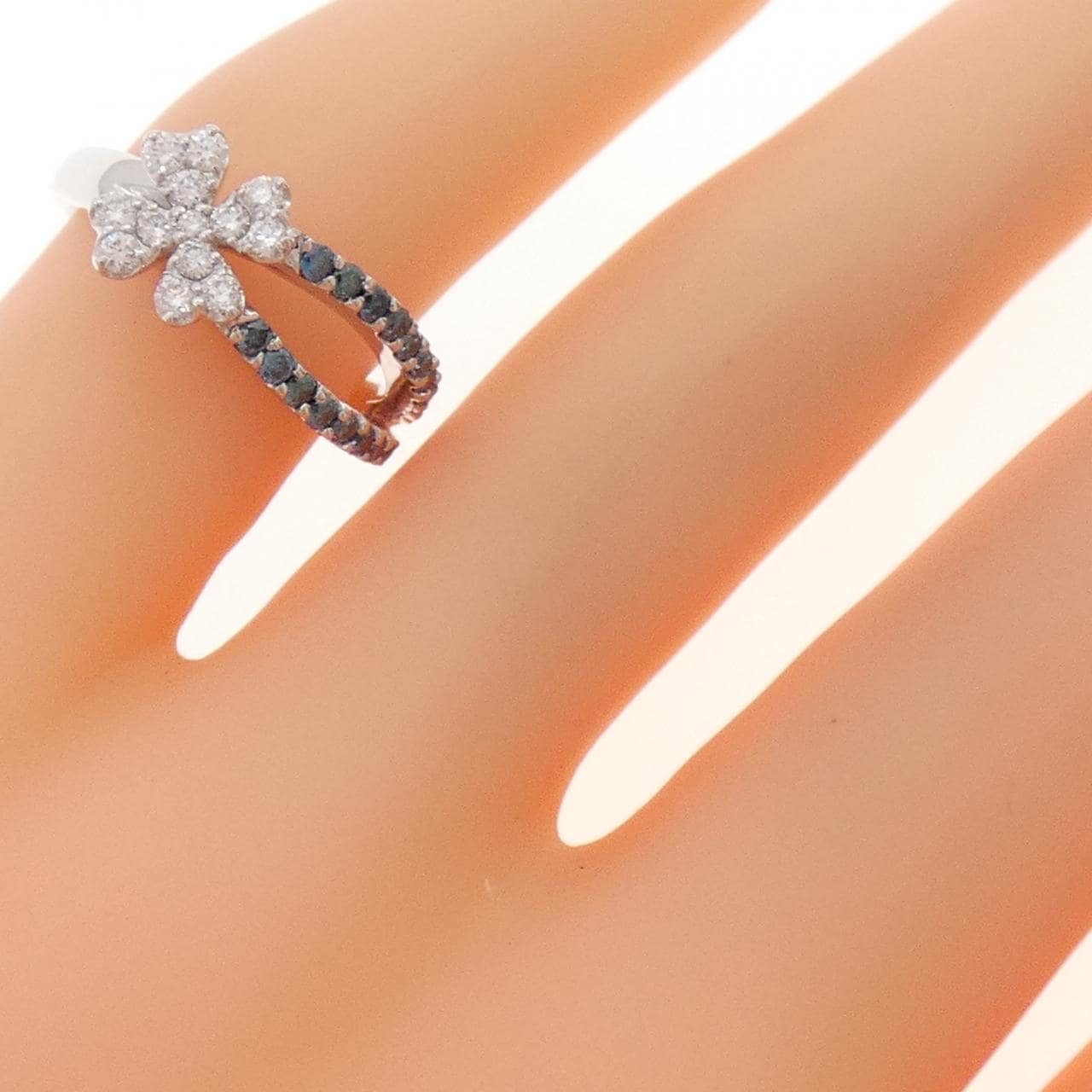 K18WG フラワー ダイヤモンド ピンキー リング 0.41CT