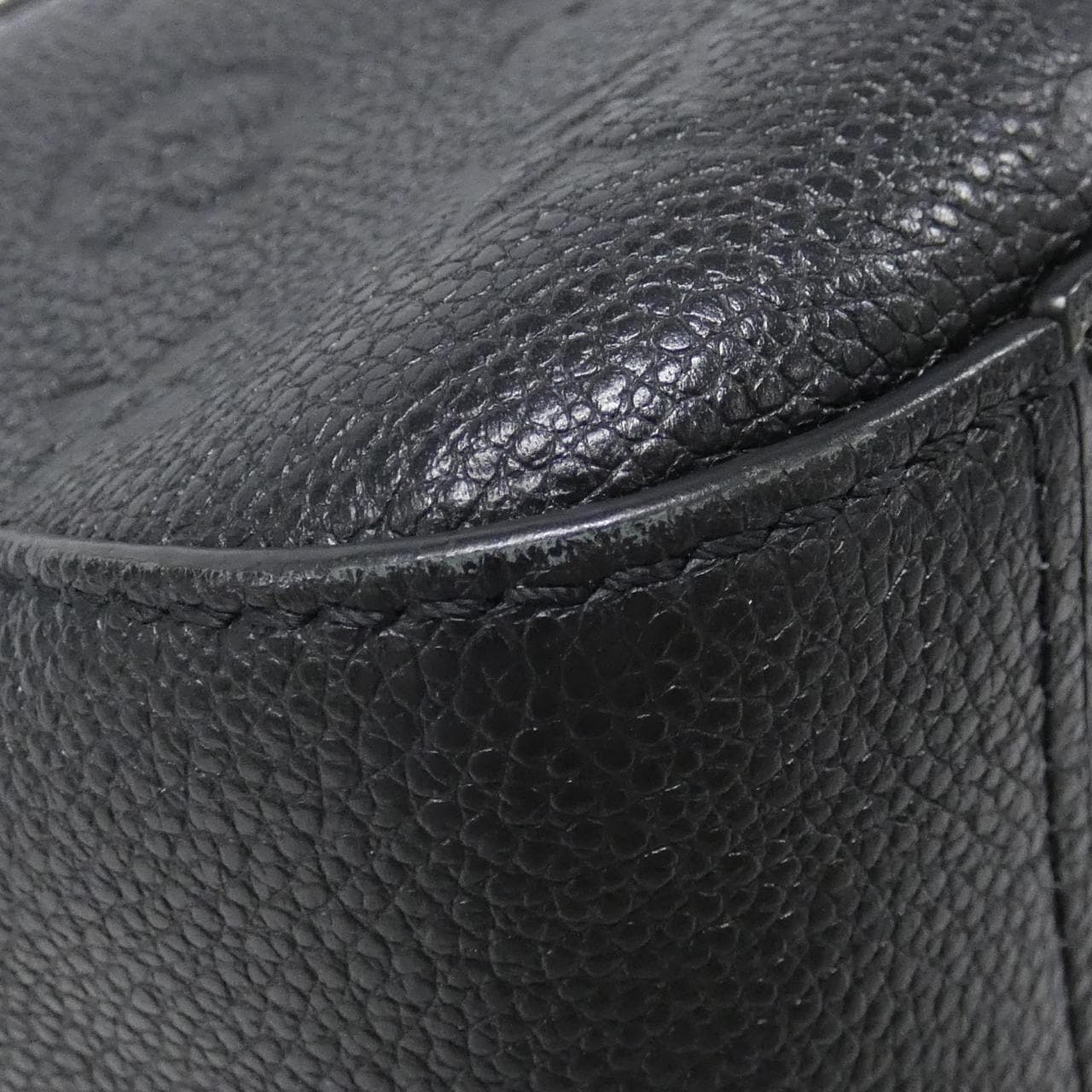 LOUIS VUITTON Monogram Empreinte Saintonge M44593 单肩包