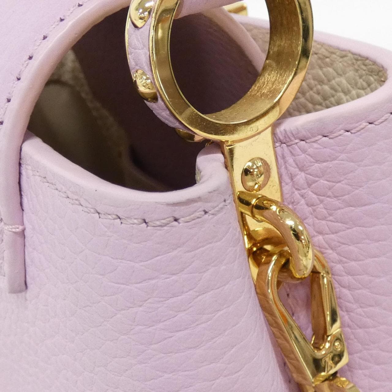 ルイヴィトン カプシーヌ MINI M22122 バッグ