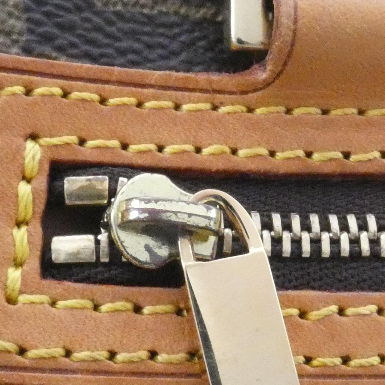 LOUIS VUITTON Monogram City MM M51182 單肩包