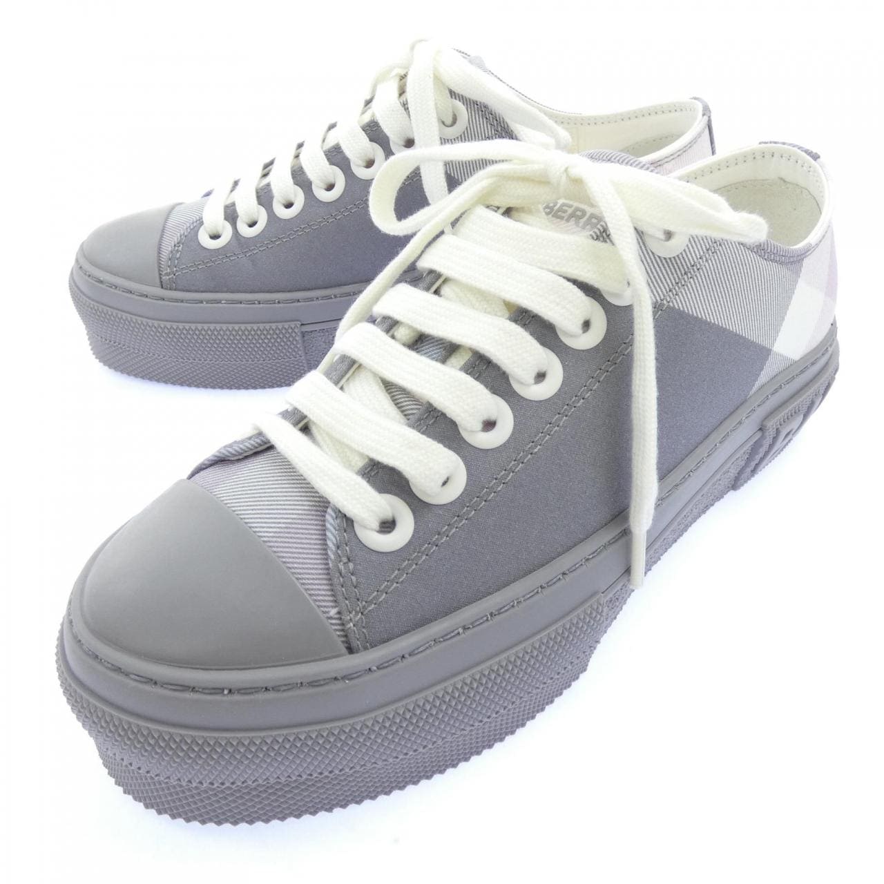 バーバリー BURBERRY スニーカー
