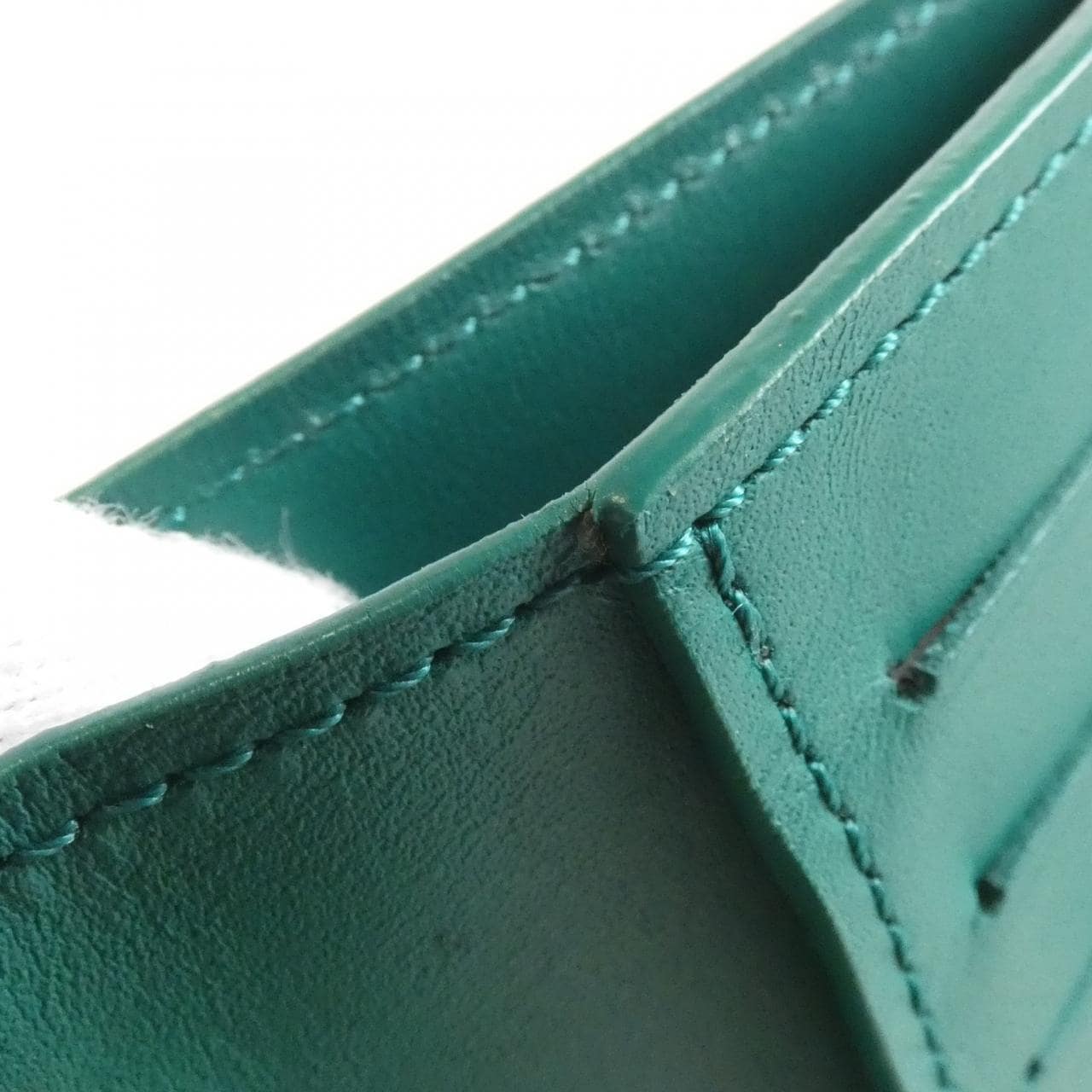 ルイヴィトン トリヨン LVヴェルティカル CPウォレット M82438 財布