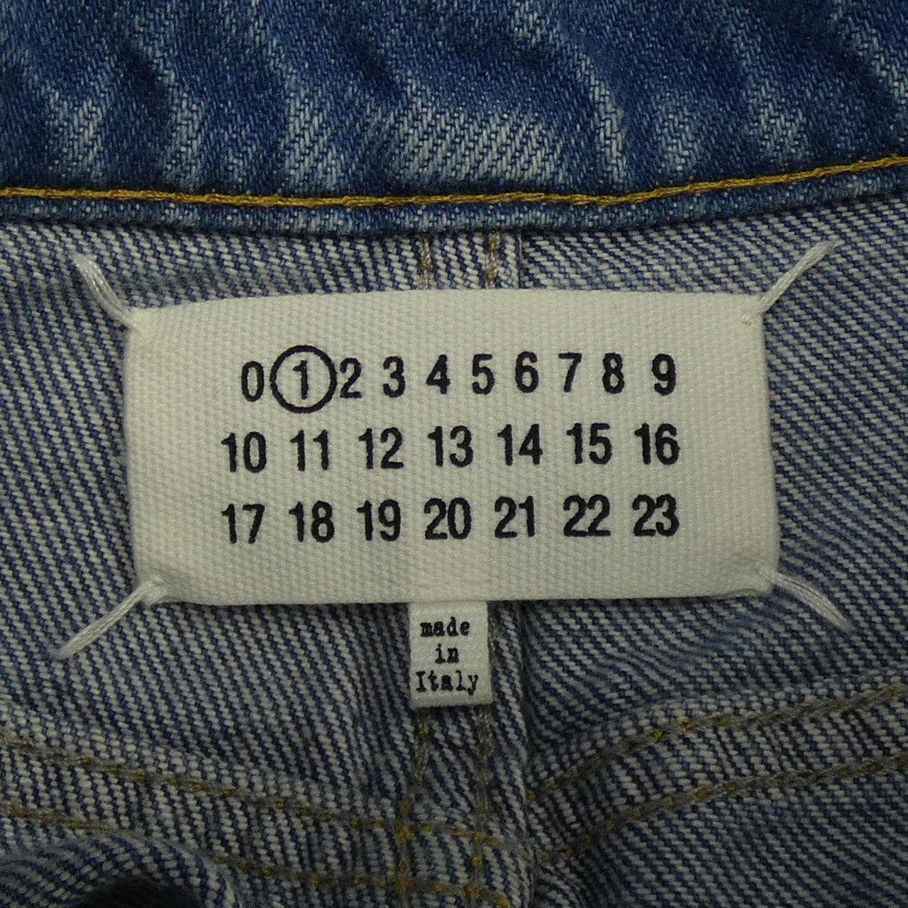 メゾンマルジェラ Maison Margiela スラッシュディテール S51LA0051 ジーンズ
