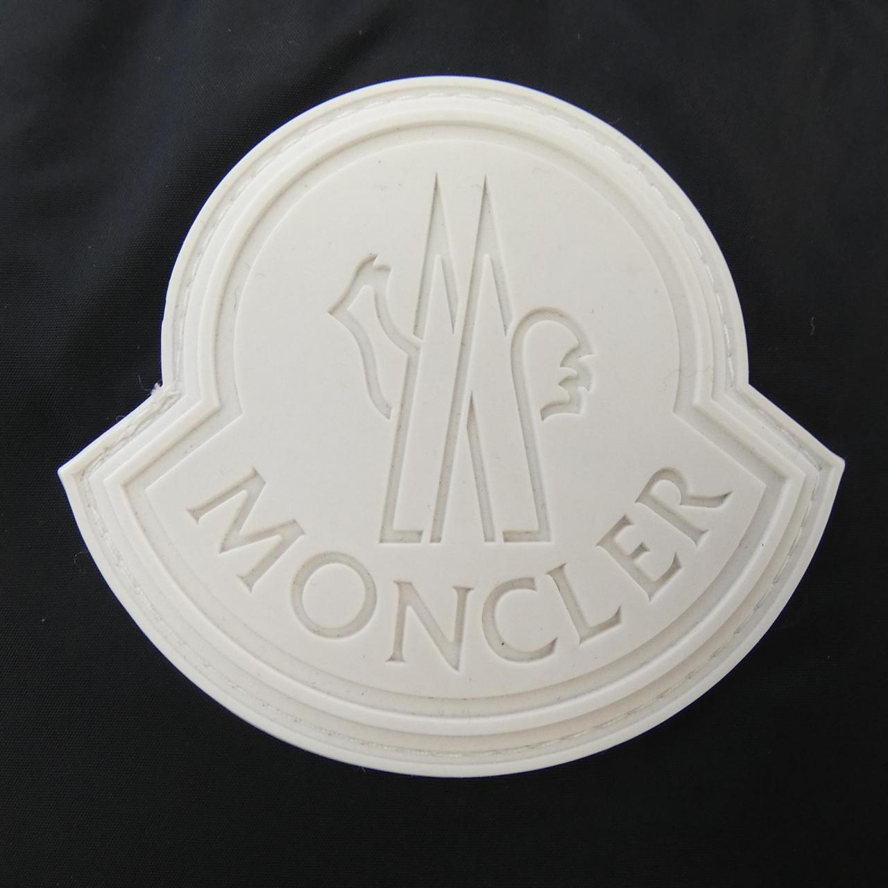 モンクレール MONCLER ダウンジャケット