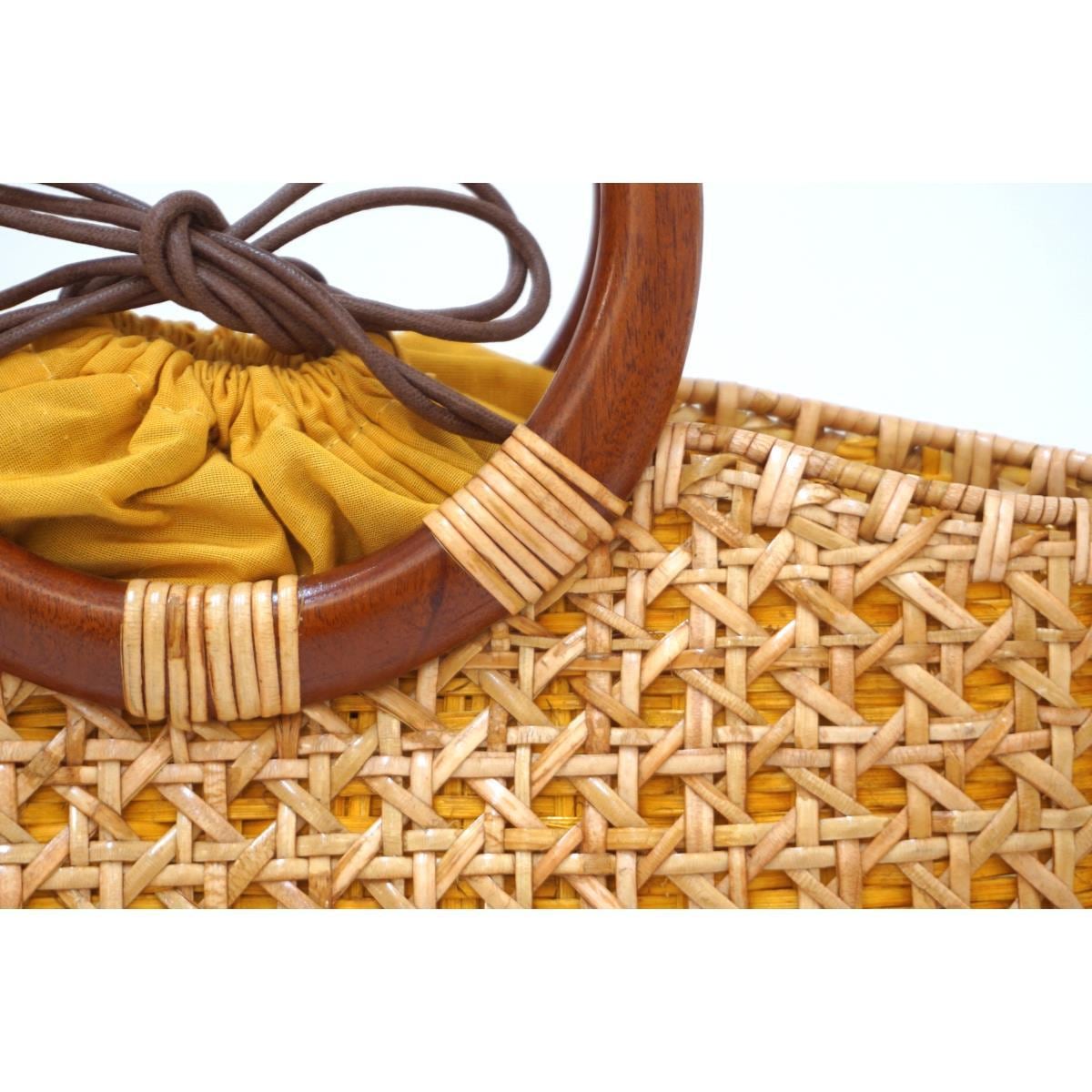 【新品】カゴバッグ　籐　巾着付き