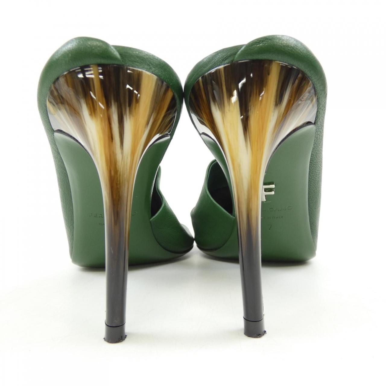 フェラガモ FERRAGAMO サンダル