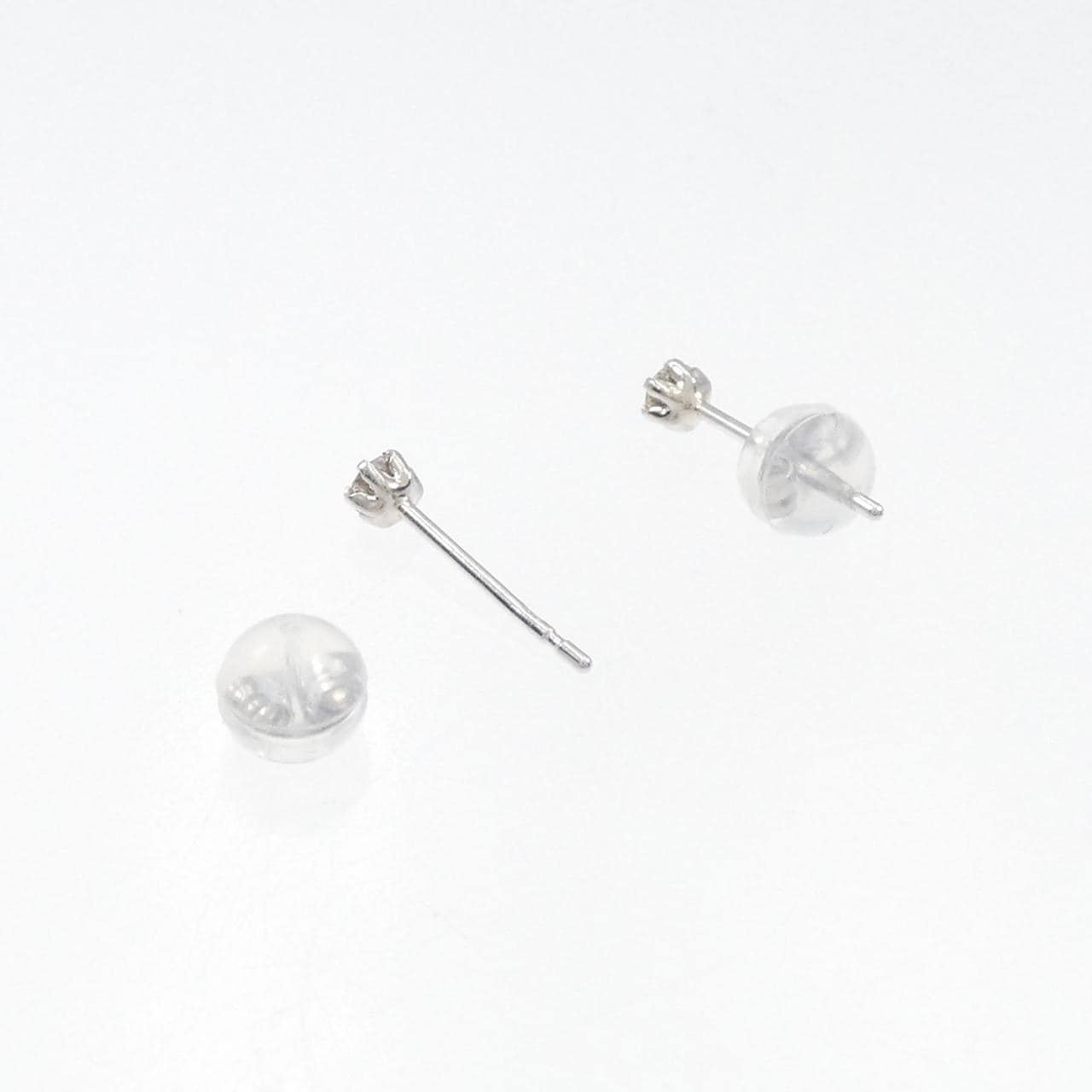 【新品】PT900 ソリティア ダイヤモンド ピアス 0.10CT