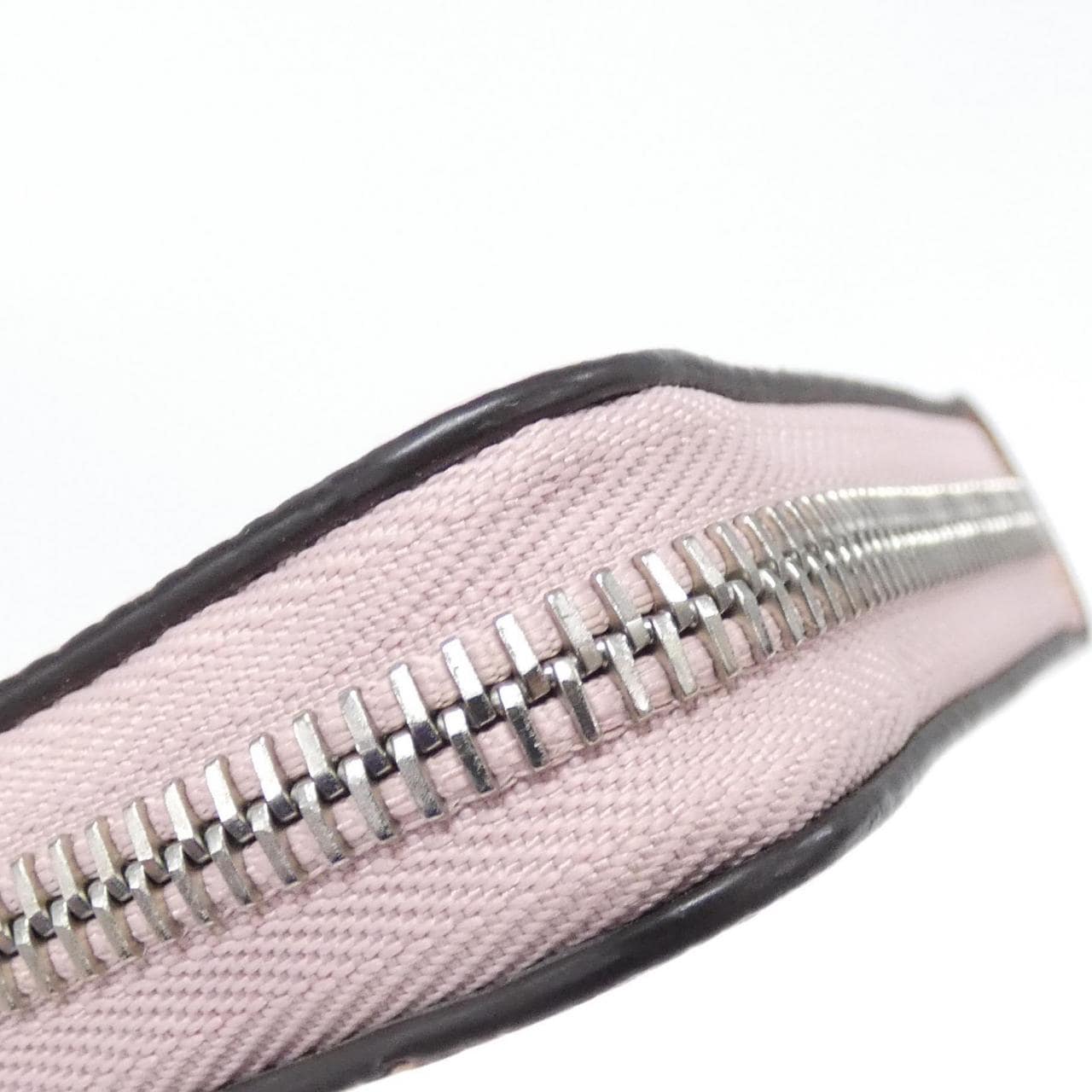 ルイヴィトン マヒナ ジッピー ウォレット M61868 財布