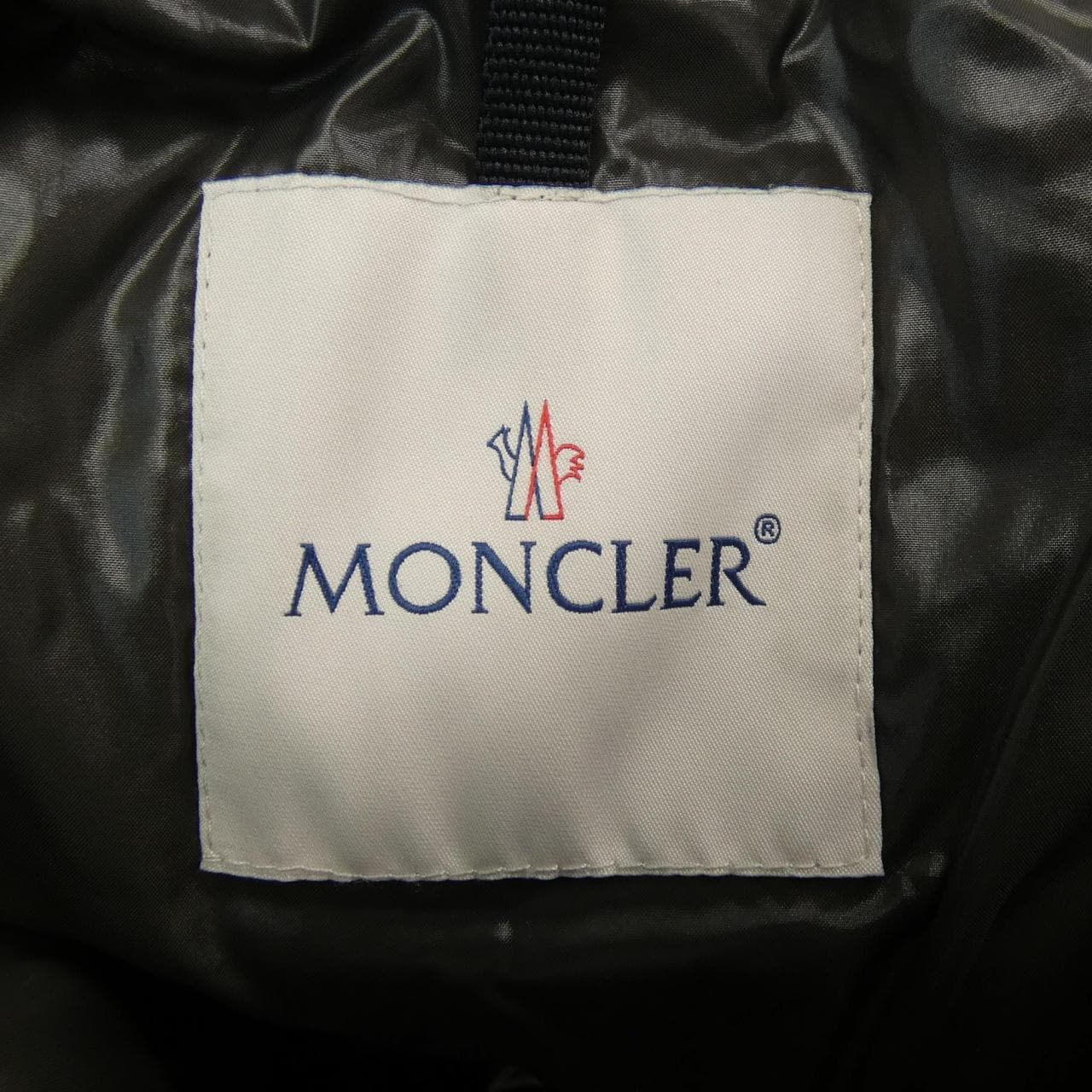 モンクレール MONCLER ダウンジャケット