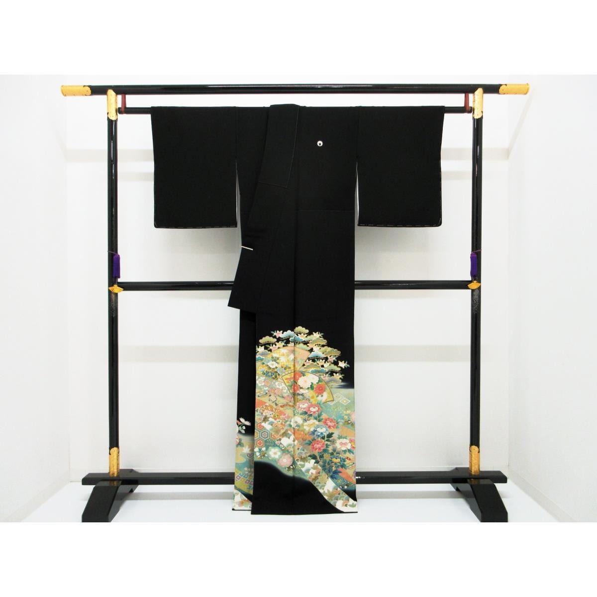 [Unused items] Kimono Kimono with Yuzen Gold and Embroidered Gradient Dyeing and Wisteria Pattern