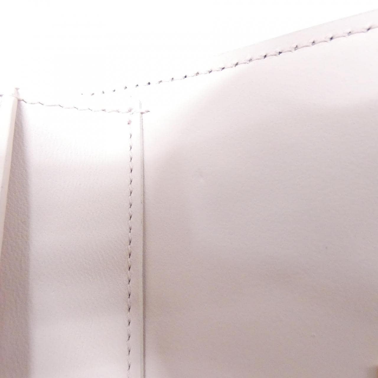 ルイヴィトン (LV X TM) ポルトフォイユ カプシーヌ コンパクト M13445 財布