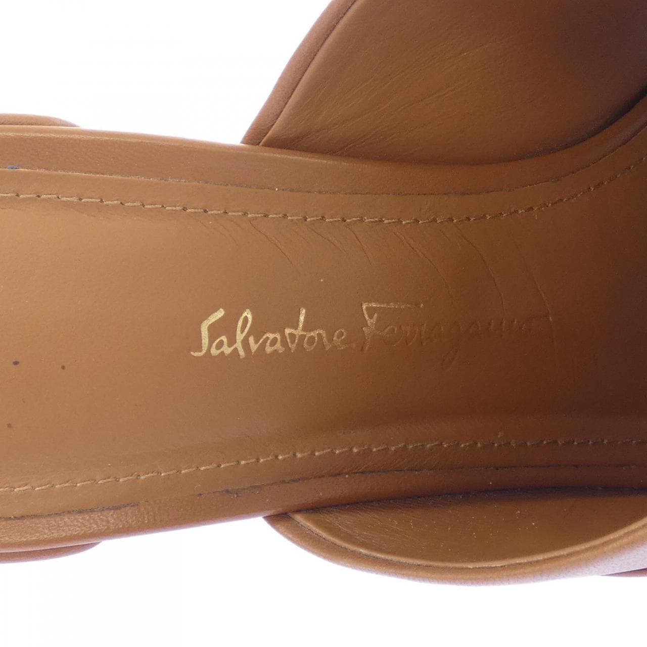 サルヴァトーレフェラガモ SALVATORE FERRAGAMO サンダル