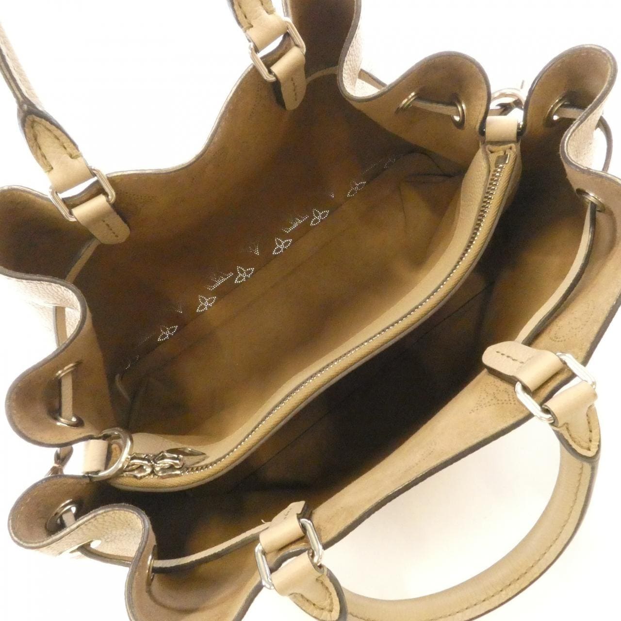 ルイヴィトン マヒナ ベラ トート M59201 バッグ