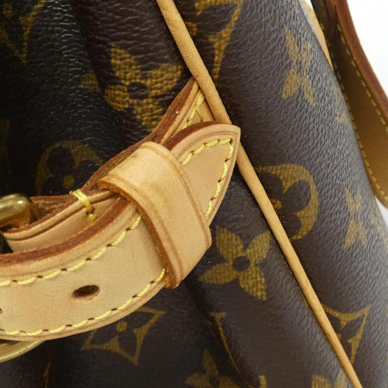 LOUIS VUITTON Monogram Batignolles M51156 包