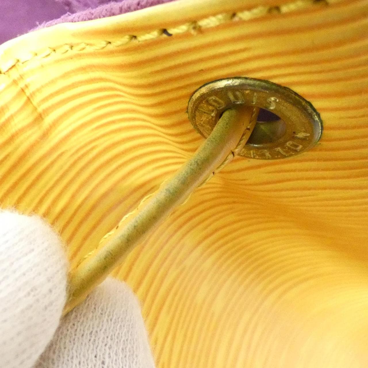 ルイヴィトン エピ プチ ノエ M44109 ショルダーバッグ