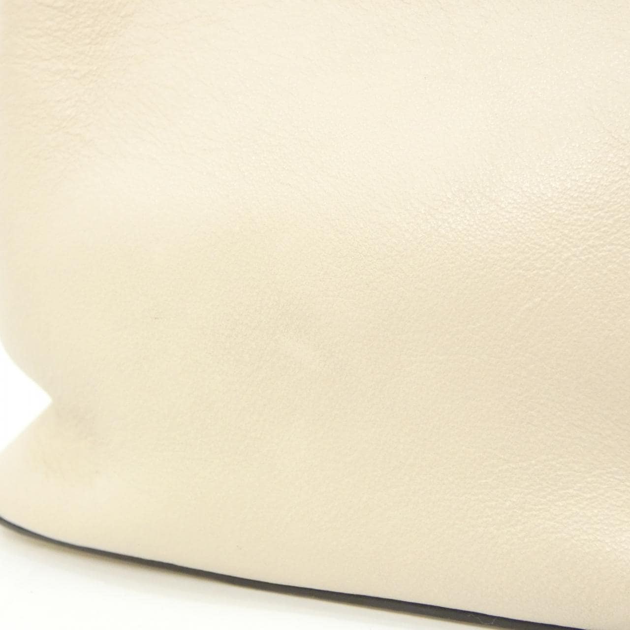 フェンディ モン トレゾール 8BT298 A5DY ショルダーバッグ