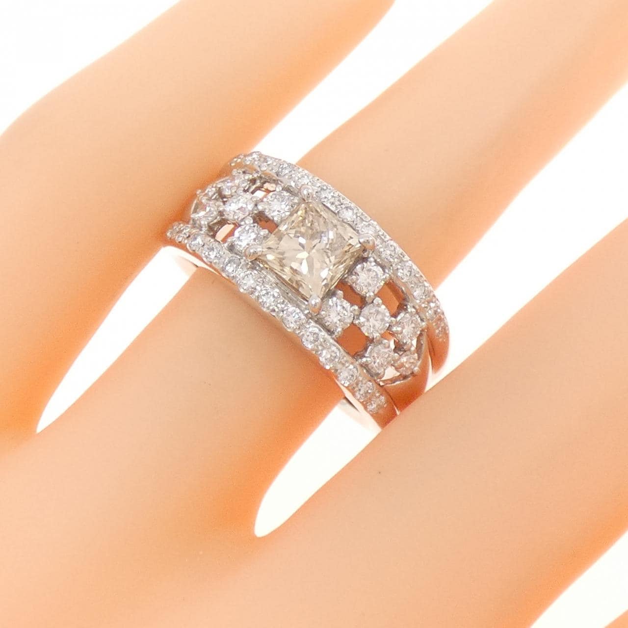 PT900 ダイヤモンド リング 1.001CT
