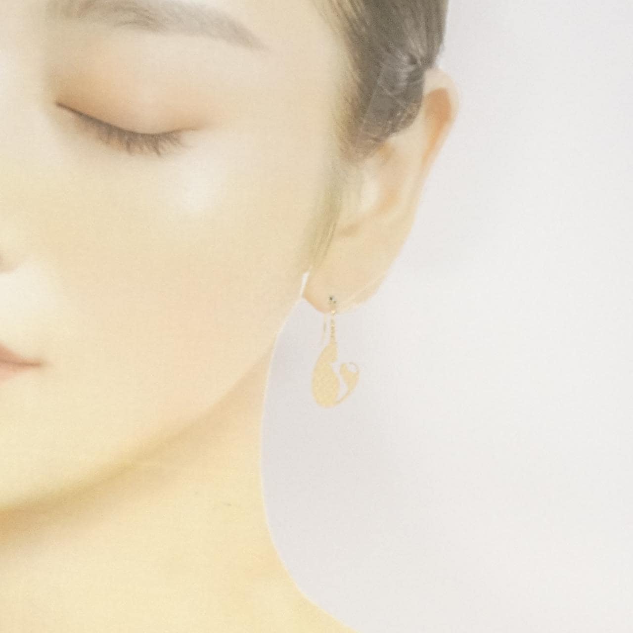 K18YG cat earrings