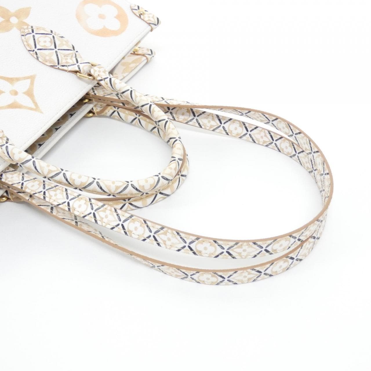 ルイヴィトン モノグラム フラワータイル(LVバイ ザ プール) オンザゴー MM M22975 バッグ