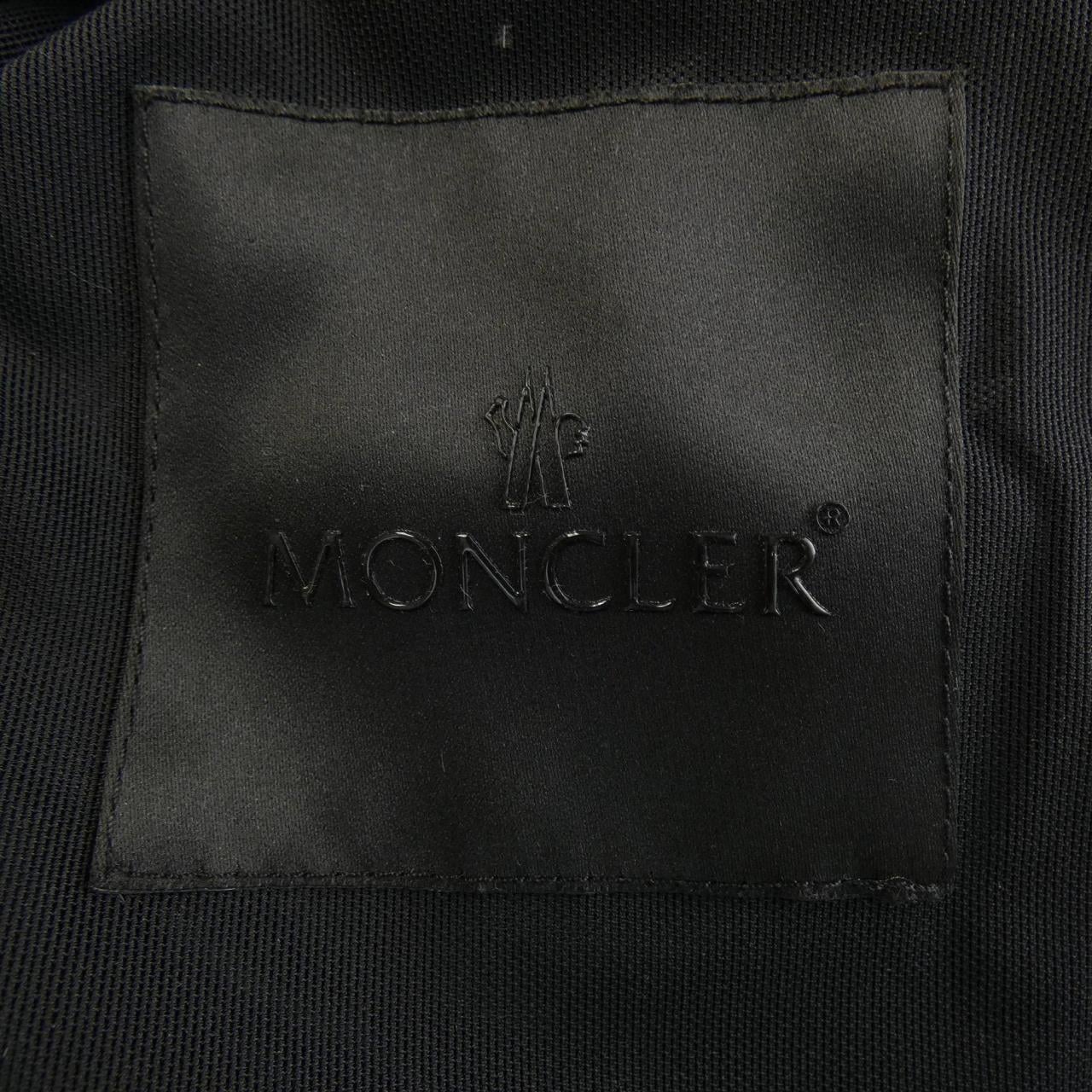 モンクレール MONCLER ダウンジャケット