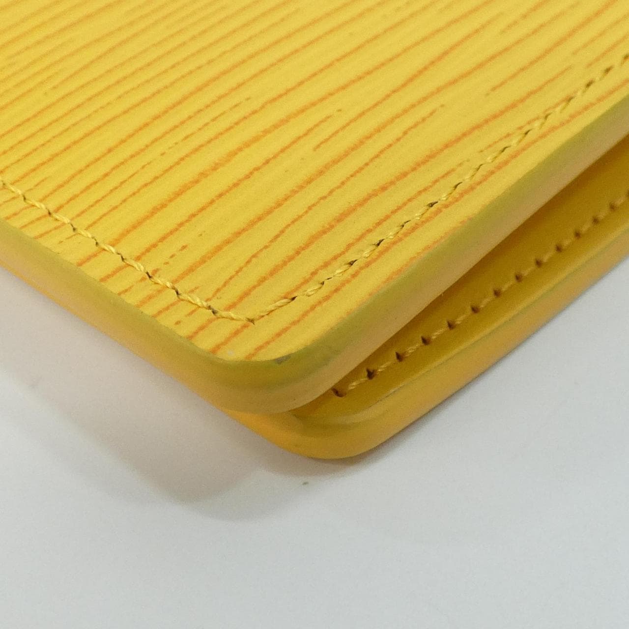 ルイヴィトン エピ ポルトフォイユ ブラザ M25800 財布