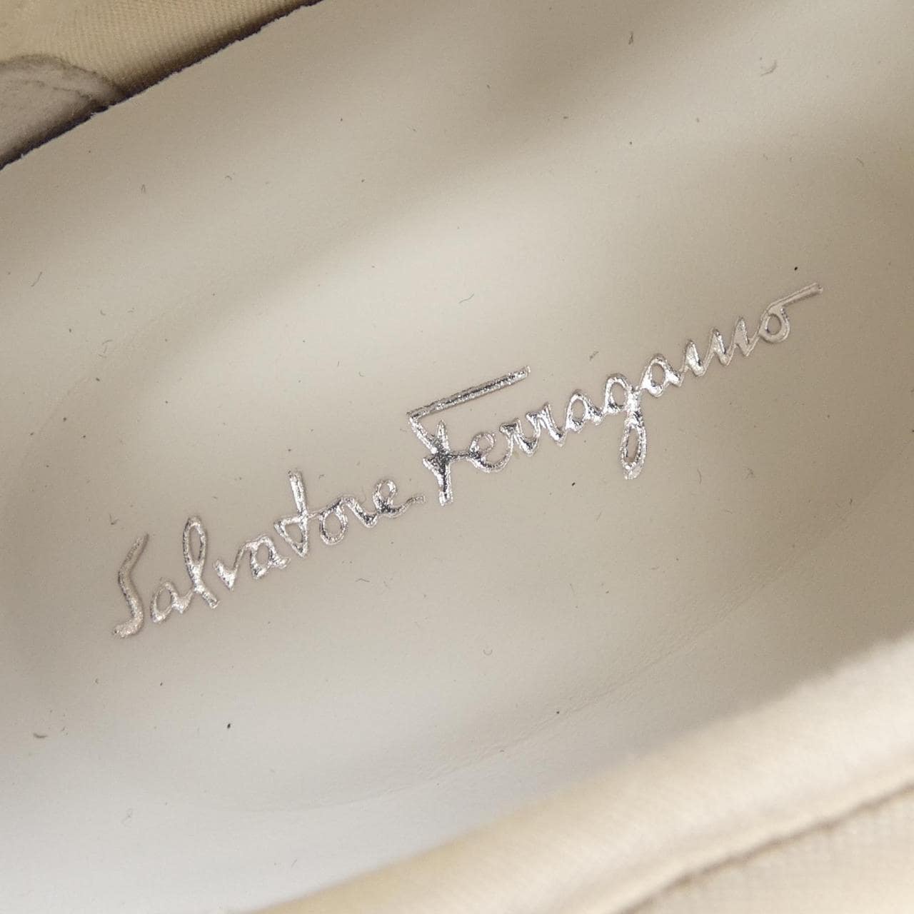 サルヴァトーレフェラガモ SALVATORE FERRAGAMO スニーカー