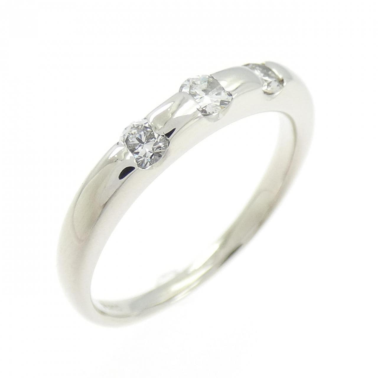 PT900 スリーストーン ダイヤモンド リング 0.32CT