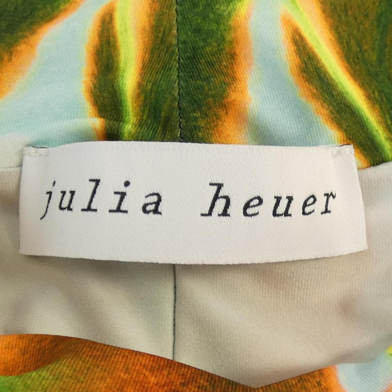 JULIA HEUER トップス