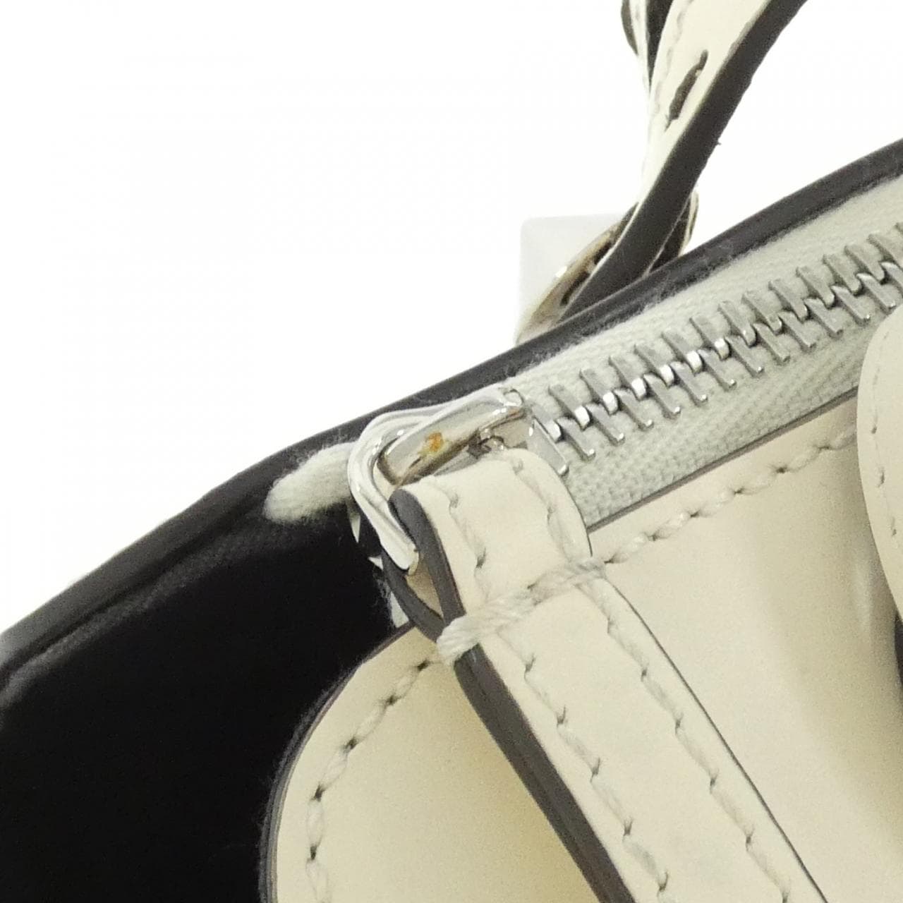 フェンディ バイ ザ ウェイ ミディアム 8BL146 AC9L バッグ