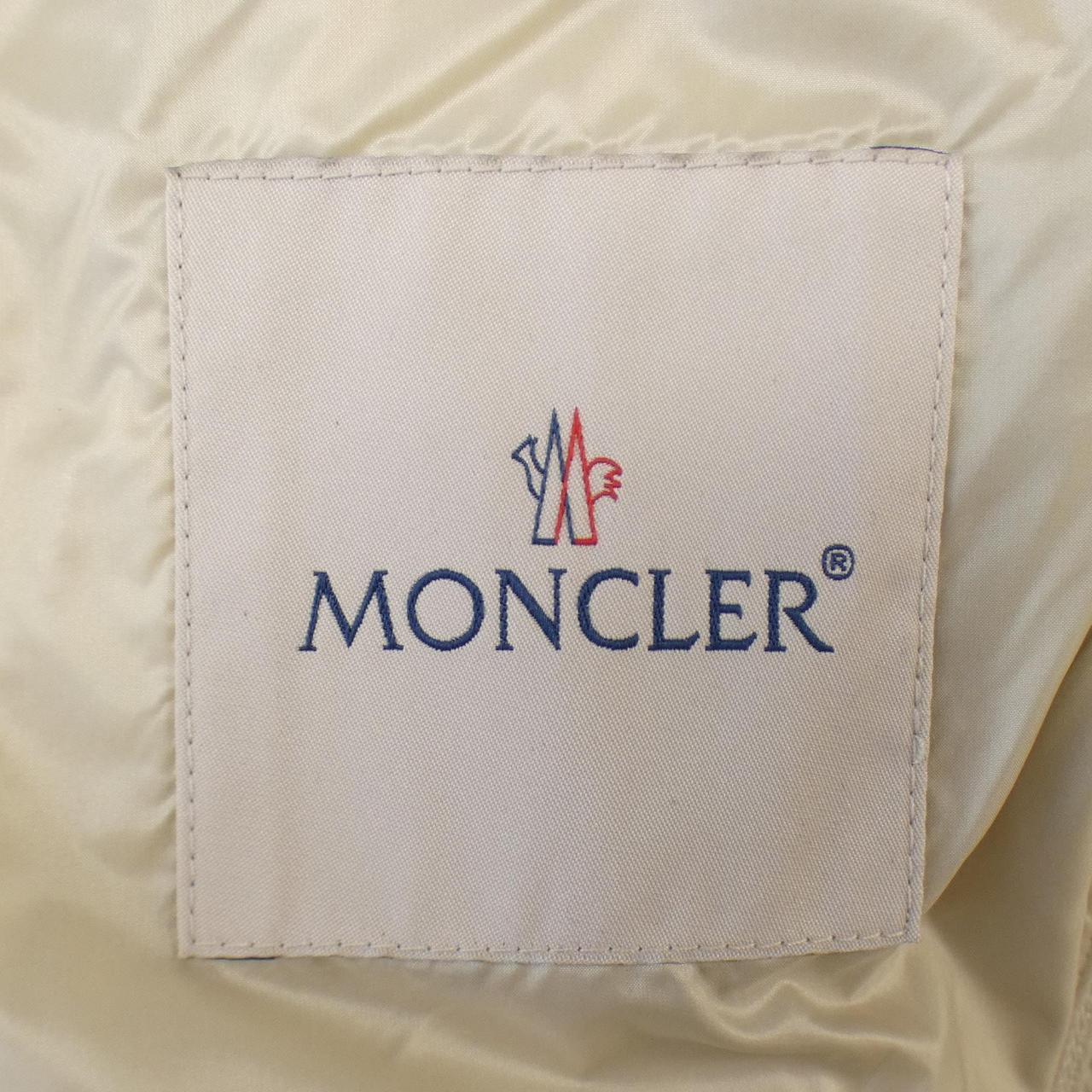 モンクレール MONCLER ダウンジャケット