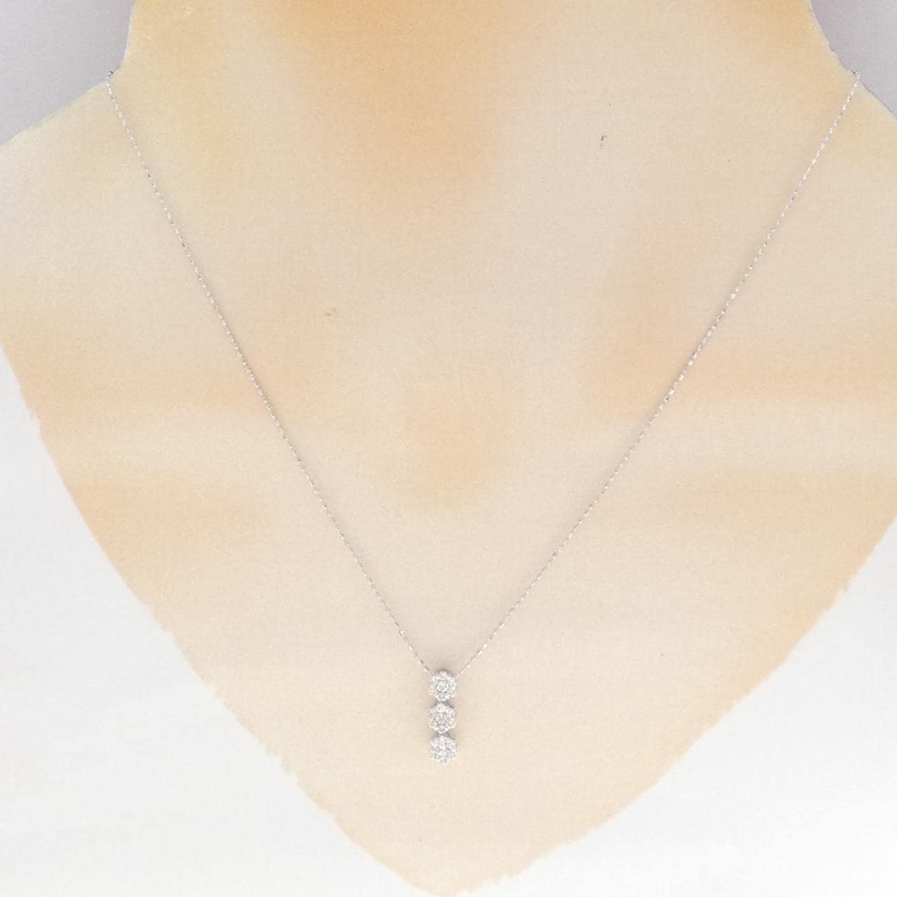 K18WG フラワー ダイヤモンド ネックレス 0.32CT