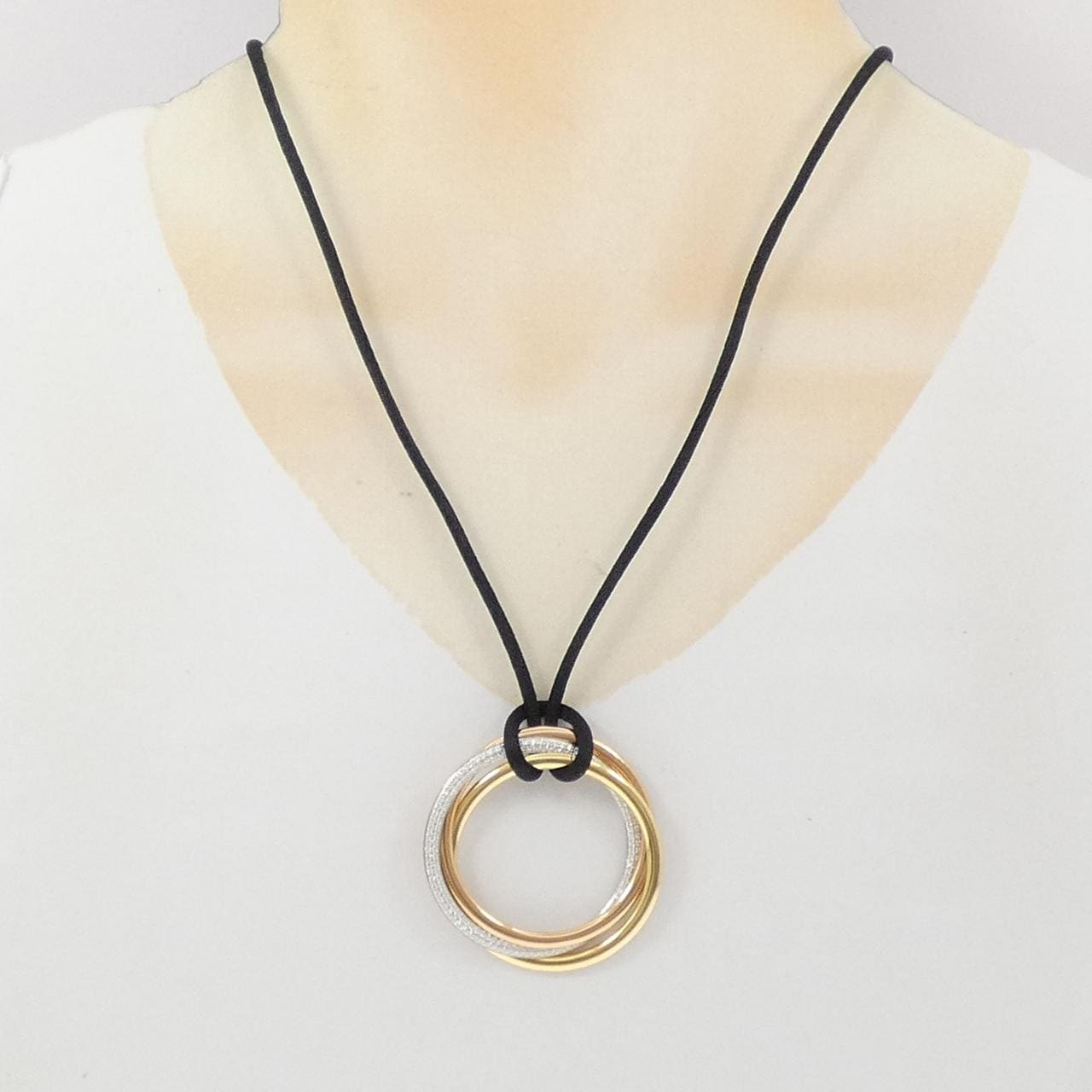 カルティエ トリニティ エクストララージ ネックレス