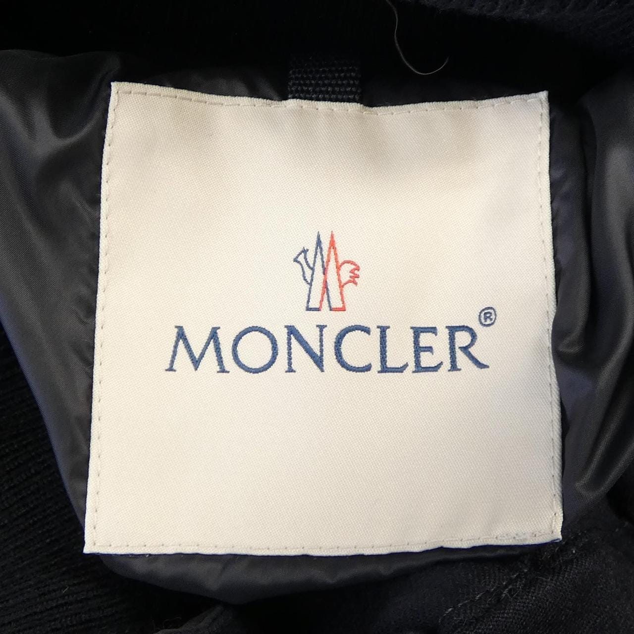 モンクレール MONCLER ダウンジャケット