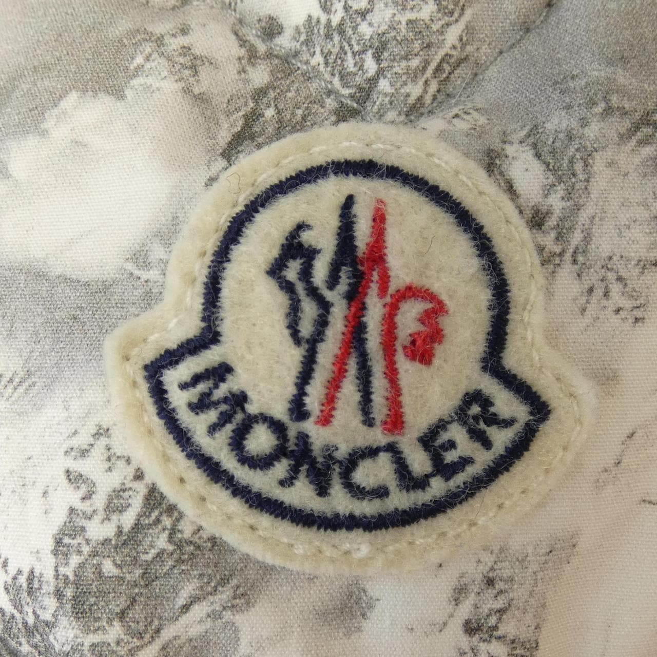 モンクレール MONCLER EVETTES ダウンジャケット