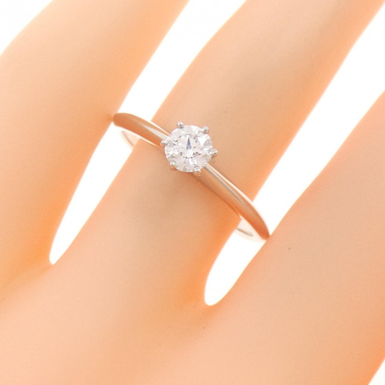 ティファニー クラシックソリティア リング 0.33CT G VS2 3EXT