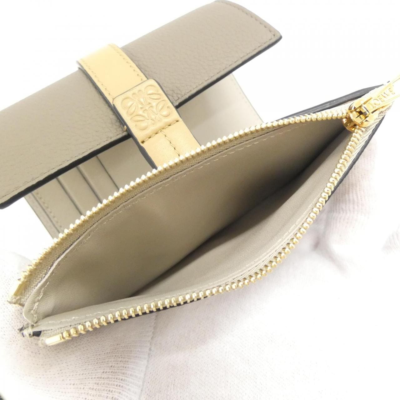 【新品】ロエベ C660S86X04 財布