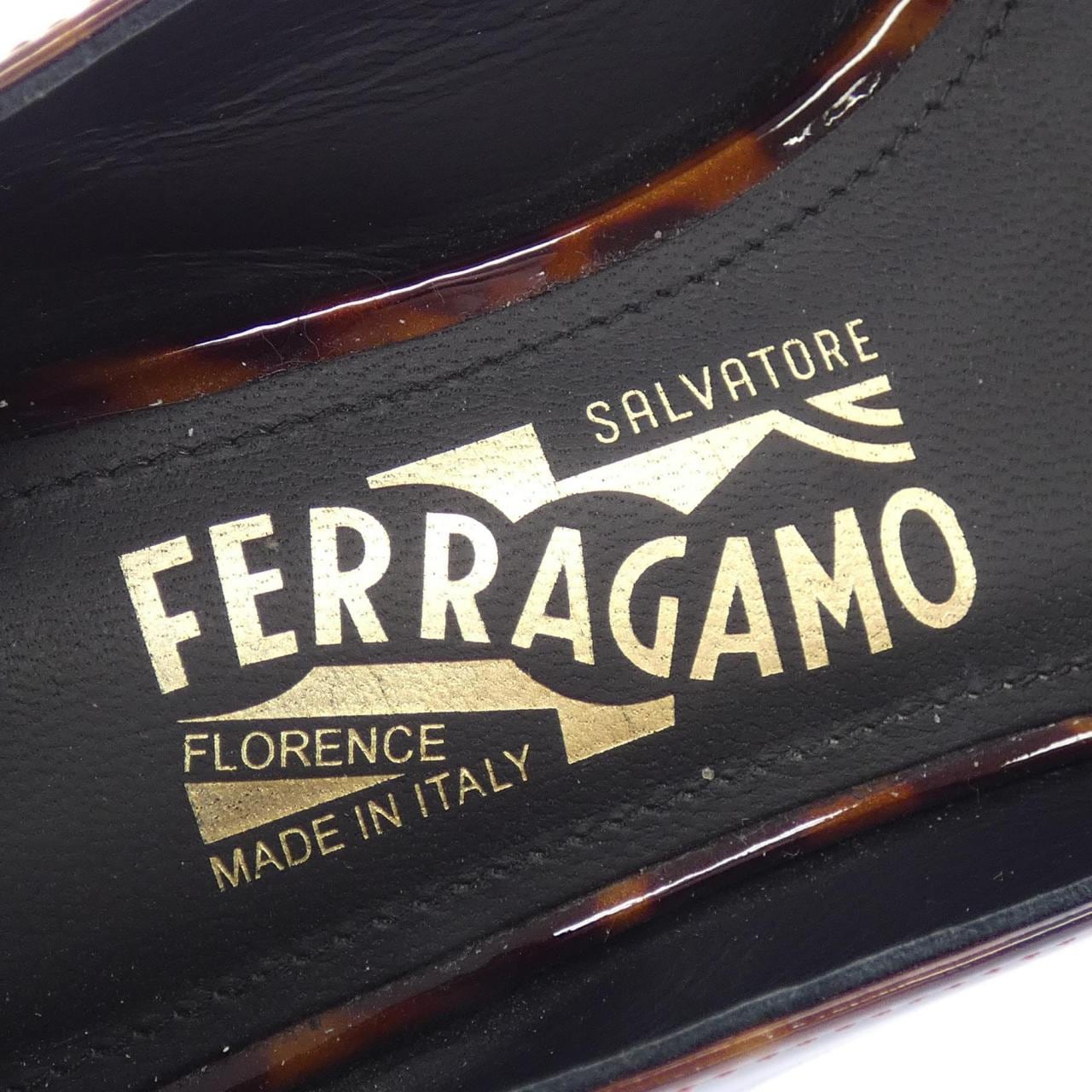 サルヴァトーレフェラガモ SALVATORE FERRAGAMO フラットシューズ